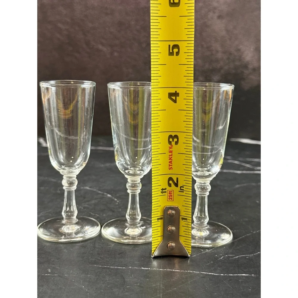 VTG Set of 3 Clear Glass Cordial Sherry Apertif Glasses 4in Tall X 1 3/8in Wide